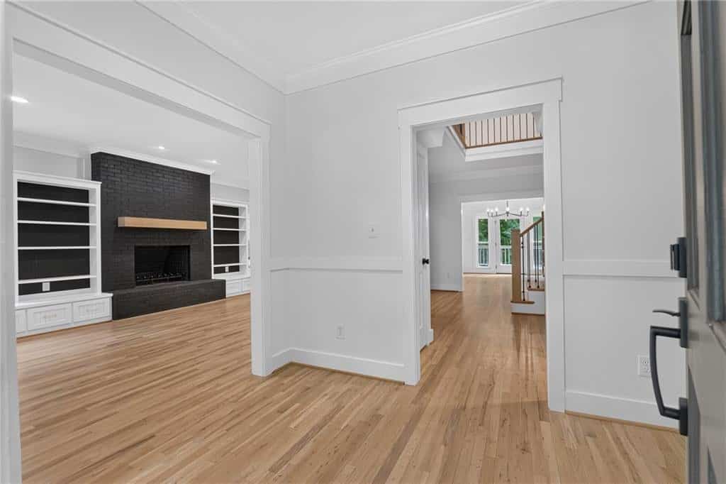 Listing photo 6
