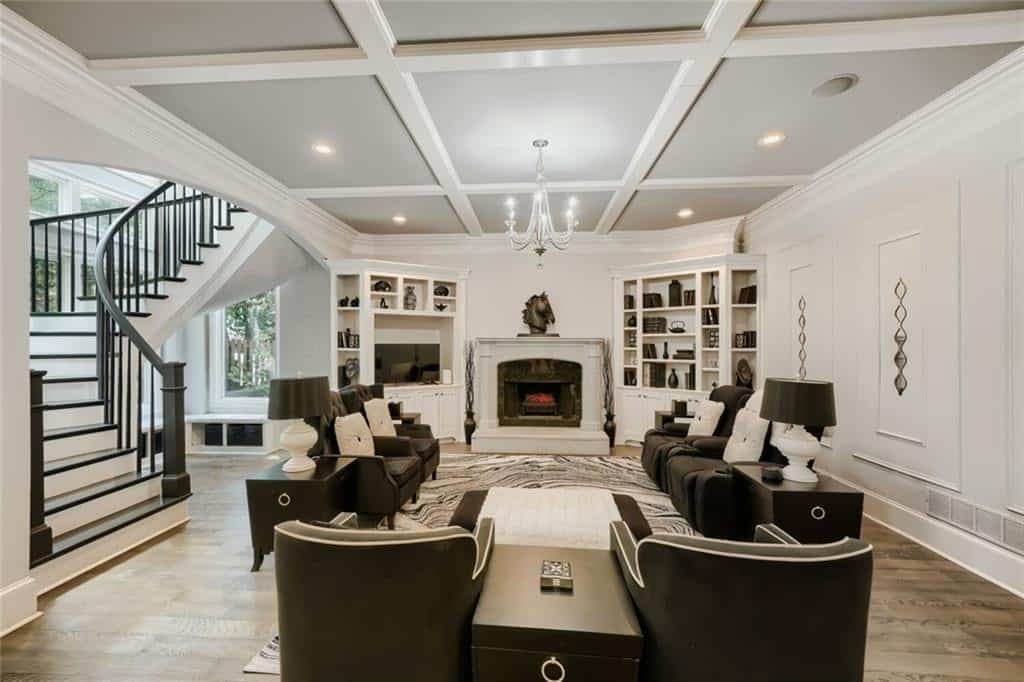 Listing photo 6