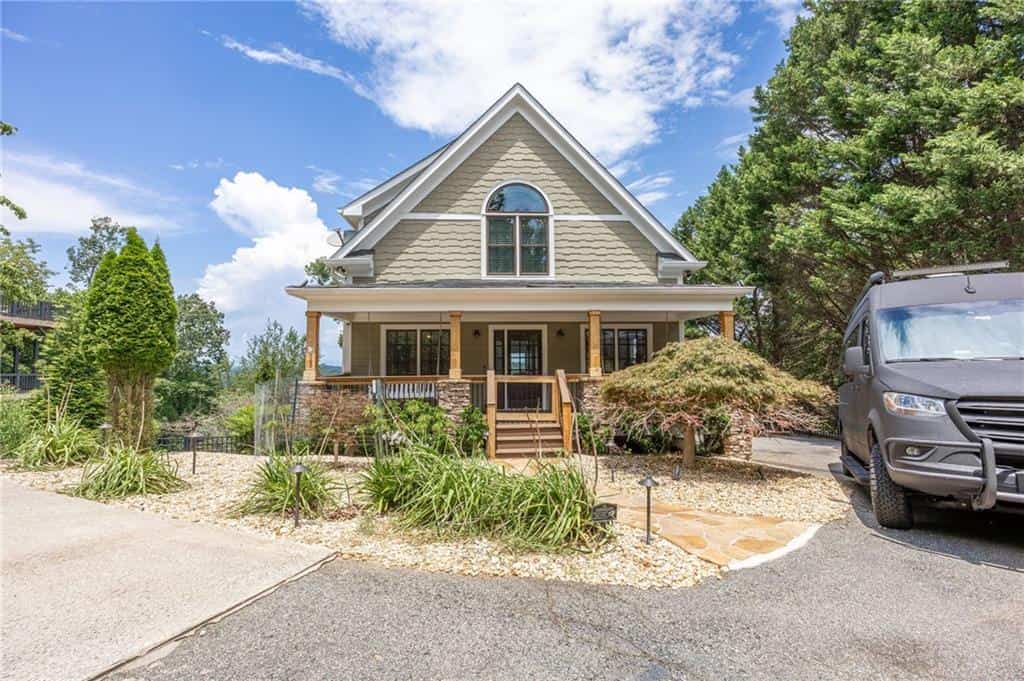 Listing photo 6