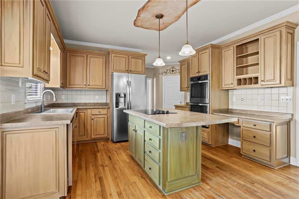 Listing photo 6