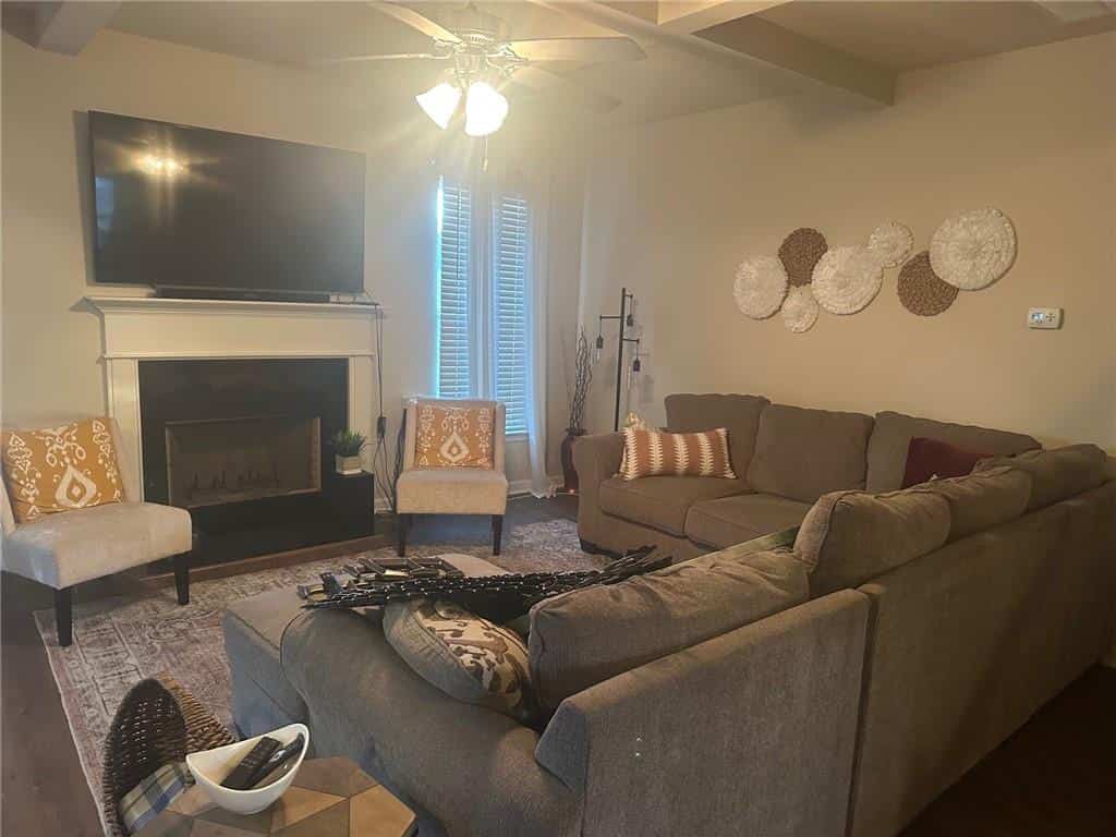 Listing photo 6