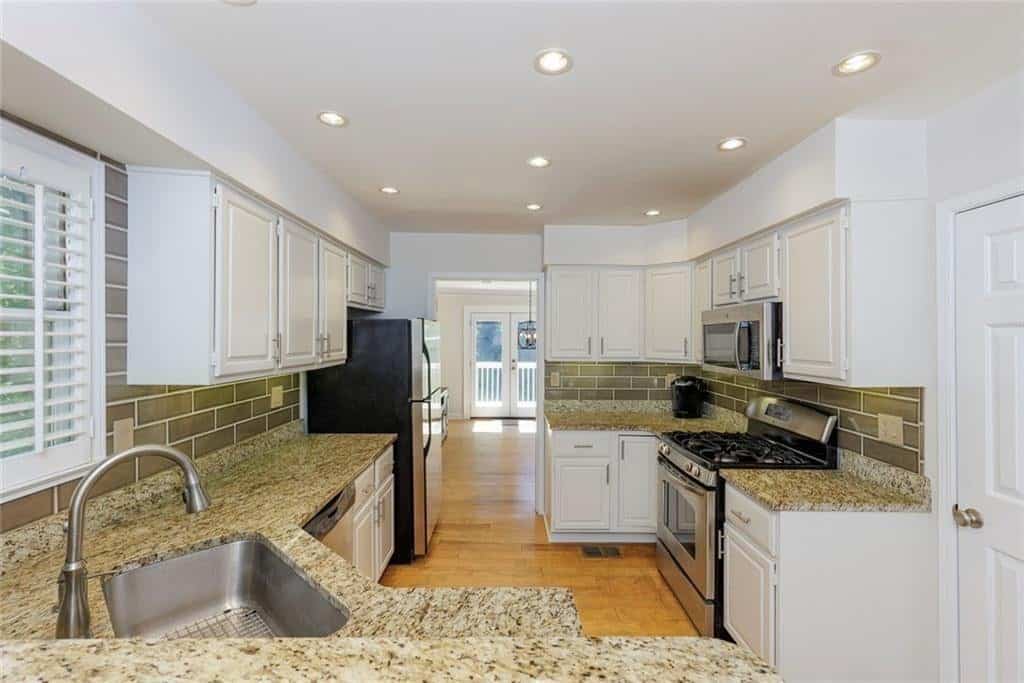 Listing photo 6