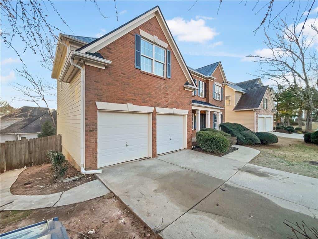 Listing photo 3
