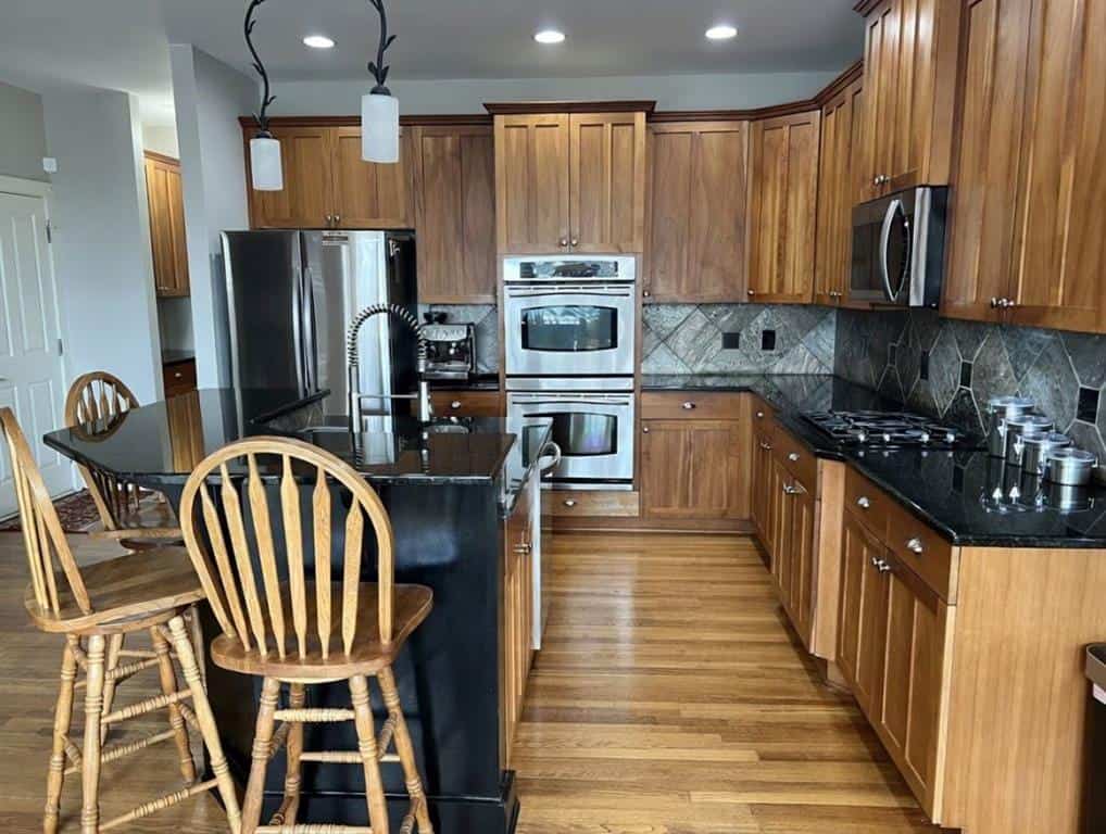 Listing photo 6
