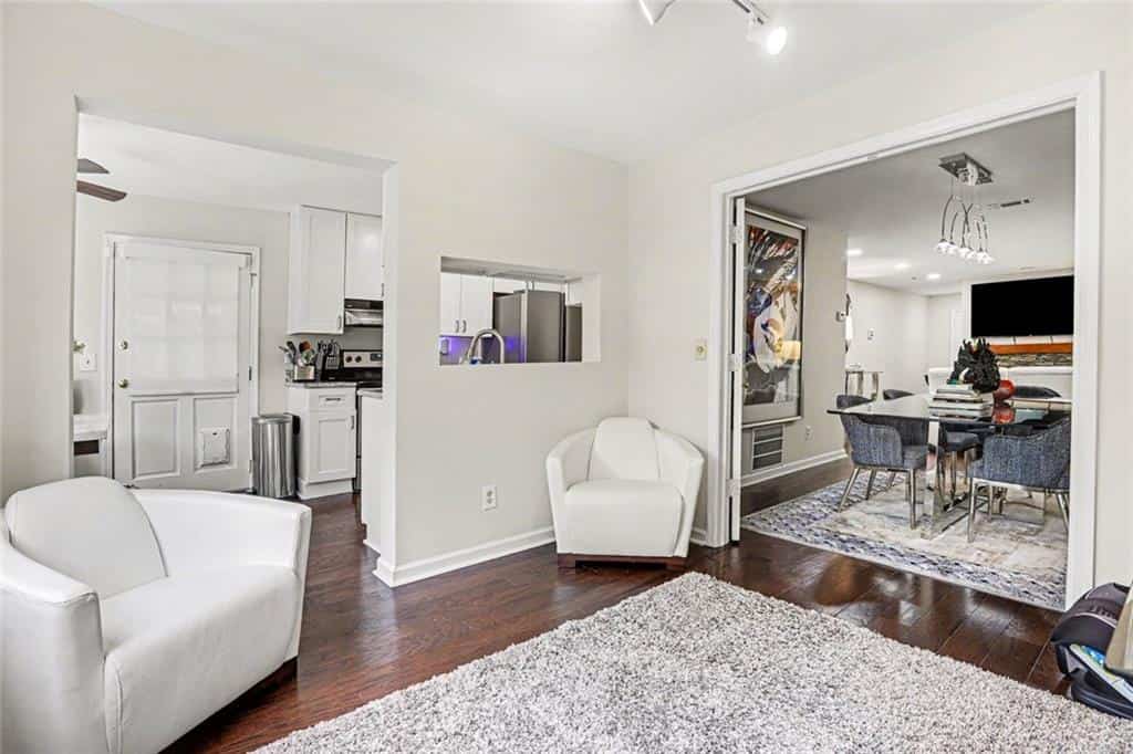 Listing photo 6