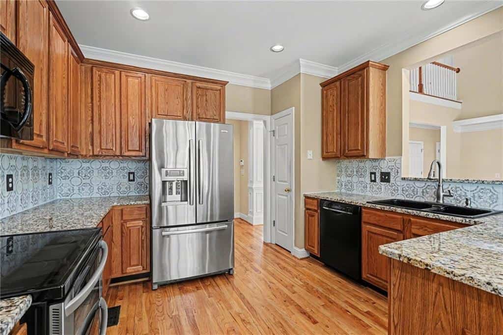 Listing photo 6