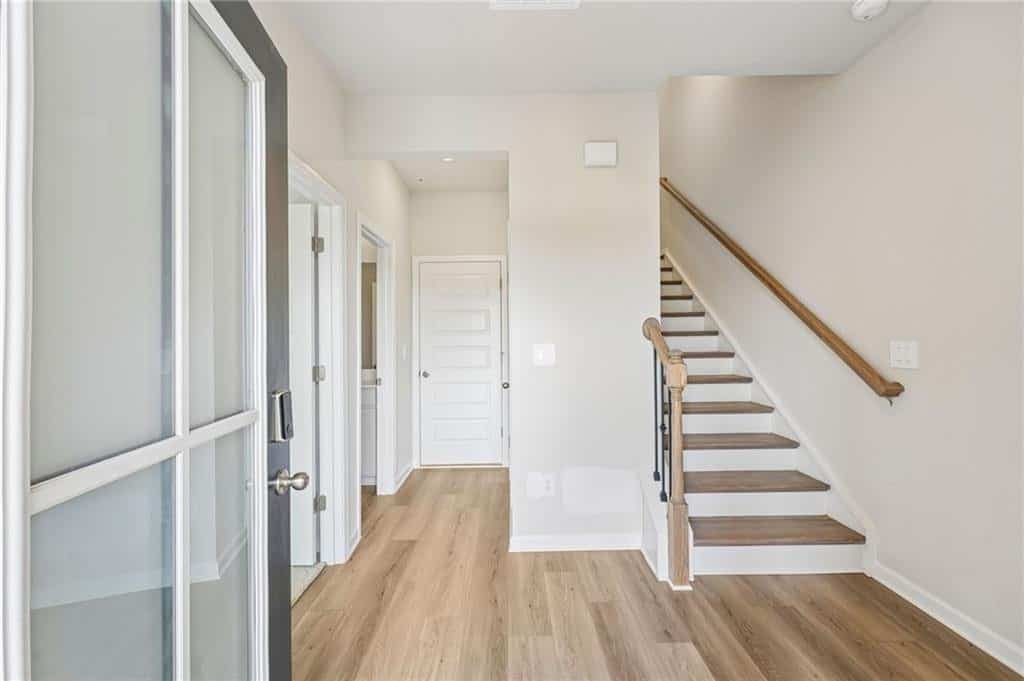 Listing photo 6
