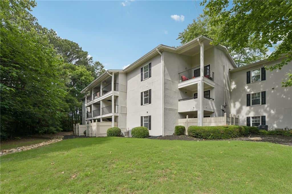 1150 Collier Road NW 15J #15J, Atlanta, GA 30318