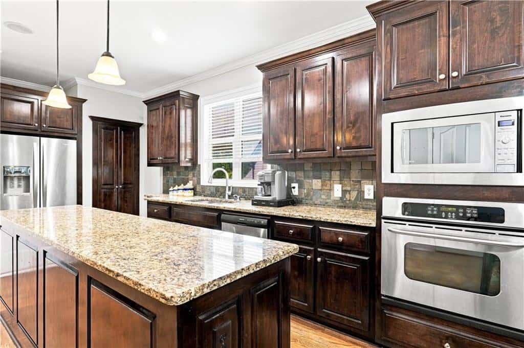 Listing photo 6