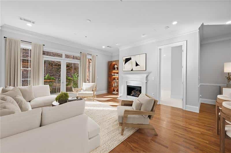 Listing photo 6