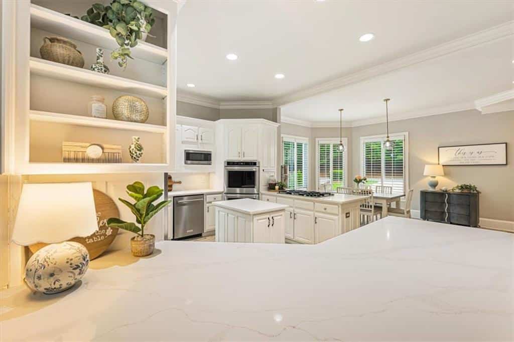 Listing photo 6
