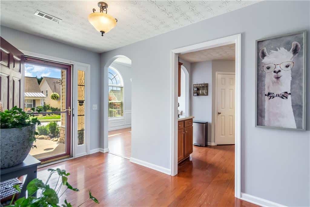 Listing photo 6