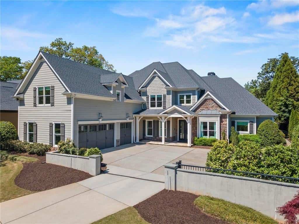 2085 Cambridge Avenue, Atlanta, GA 30337