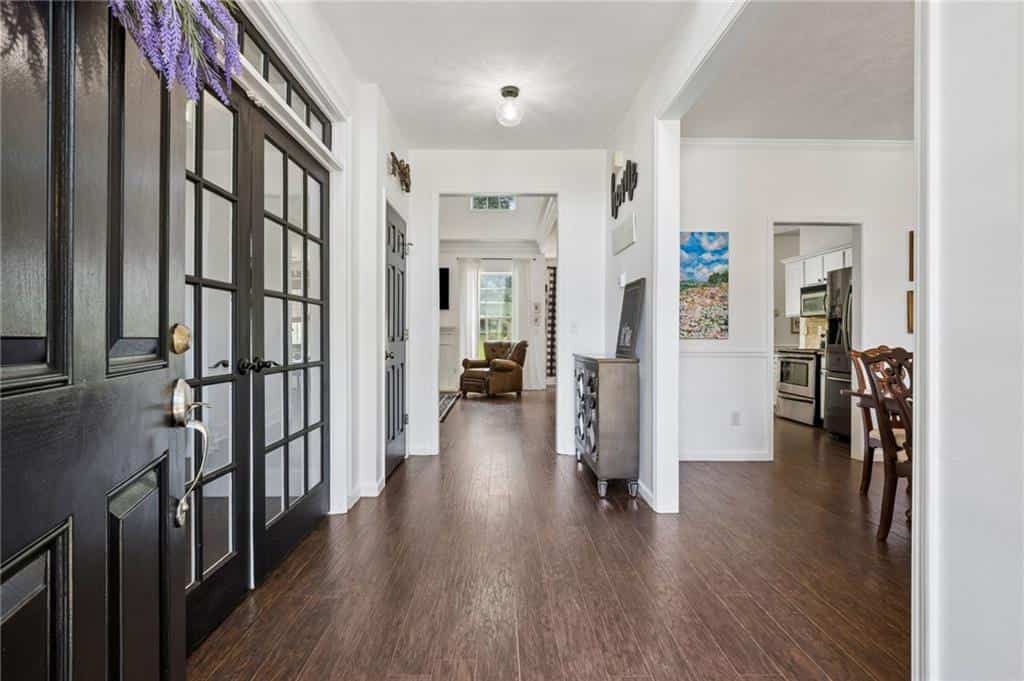 Listing photo 6