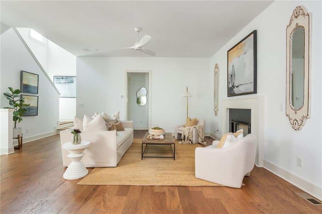 Listing photo 6