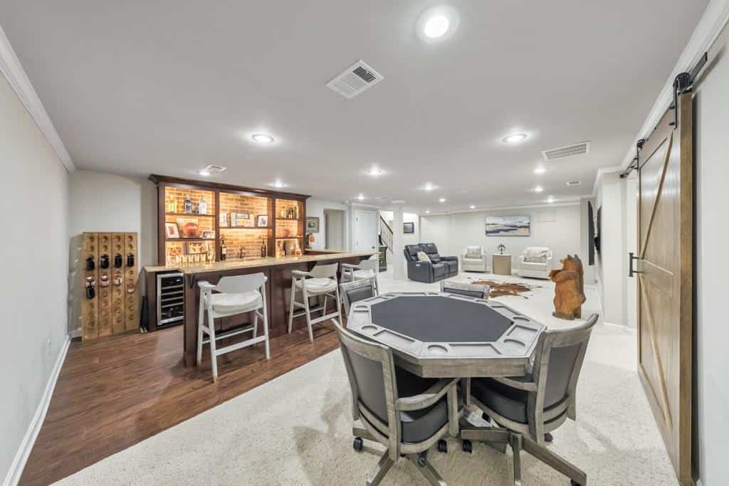 Listing photo 6