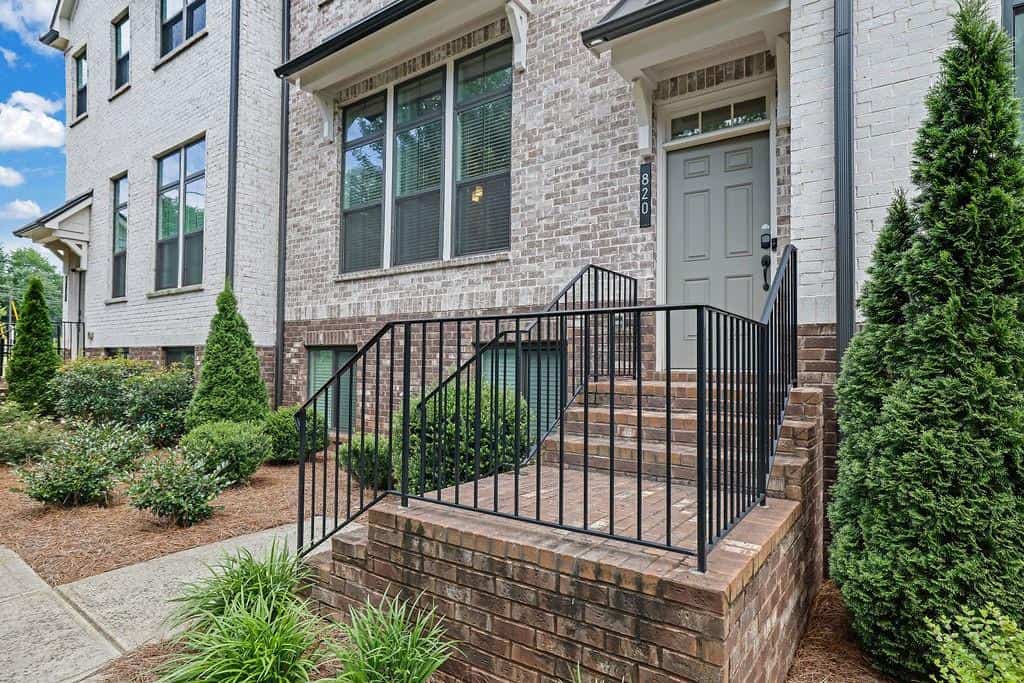 820 Fair View Circle, Roswell, GA 30076