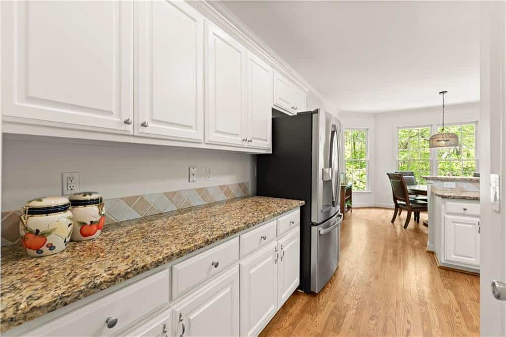Listing photo 6