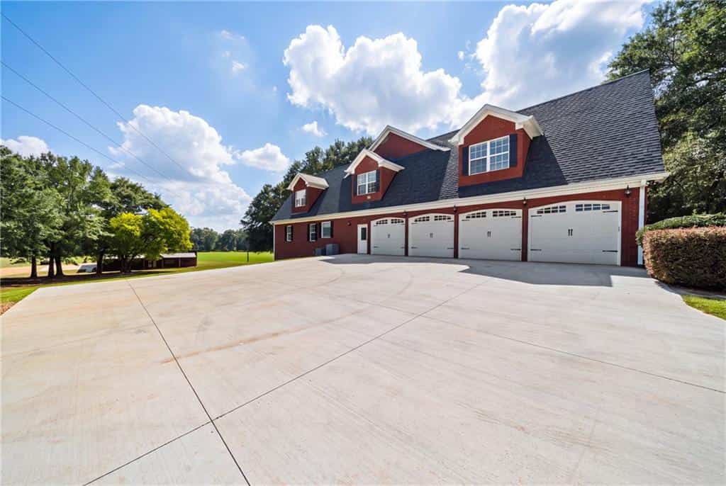Listing photo 6