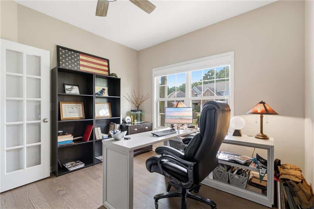 Listing photo 6