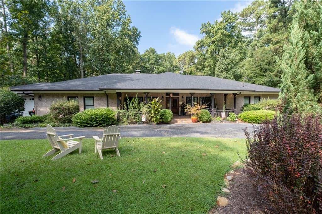 8180 Innsbruck Drive, Sandy Springs, GA 30350