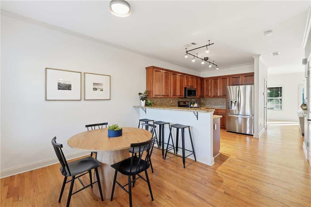 Listing photo 6