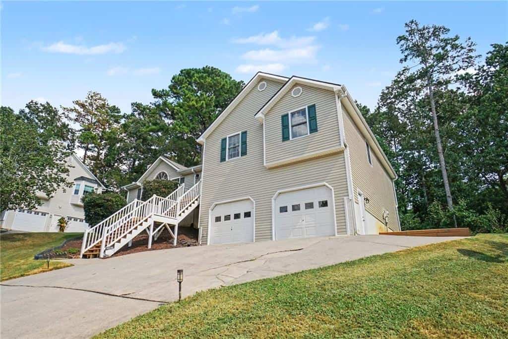 Listing photo 6