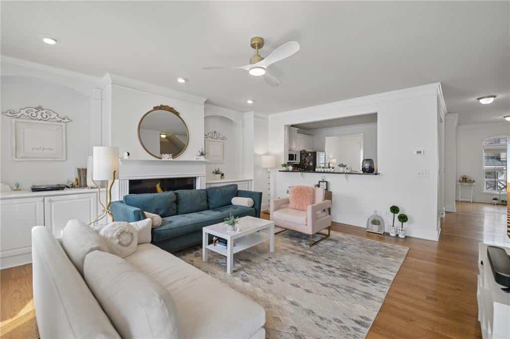 Listing photo 6