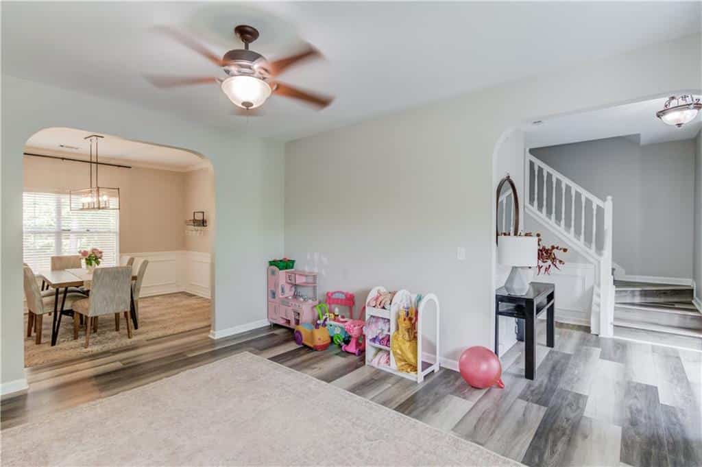 Listing photo 6