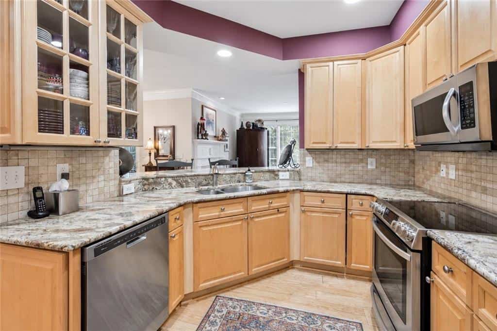 Listing photo 3