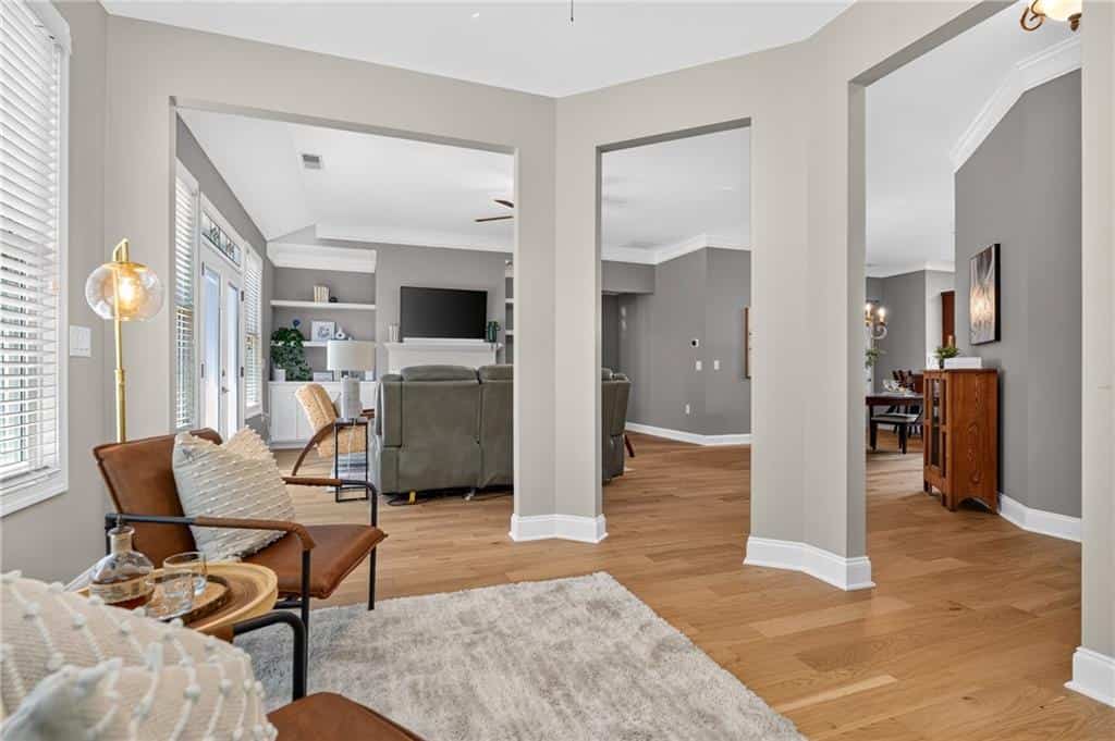 Listing photo 6