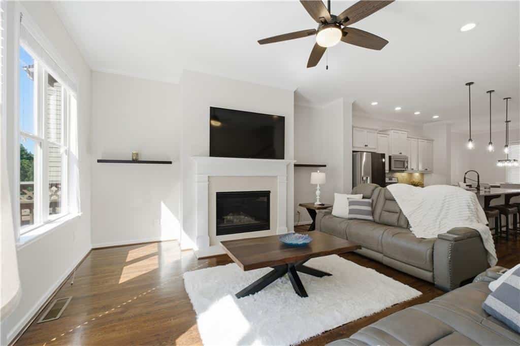 Listing photo 6