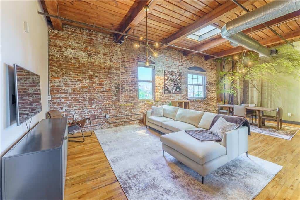 Listing photo 6