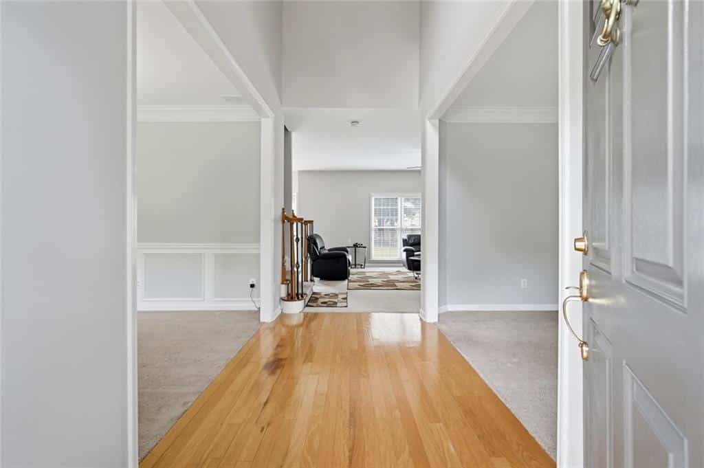 Listing photo 6