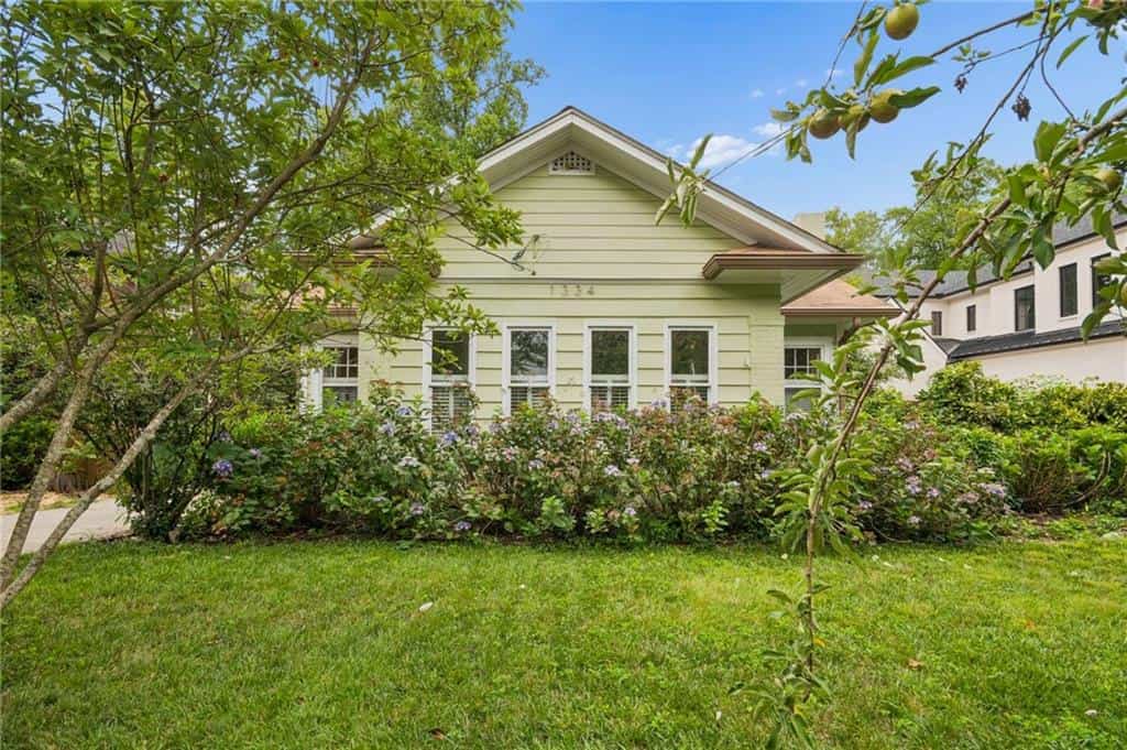 Listing photo 3