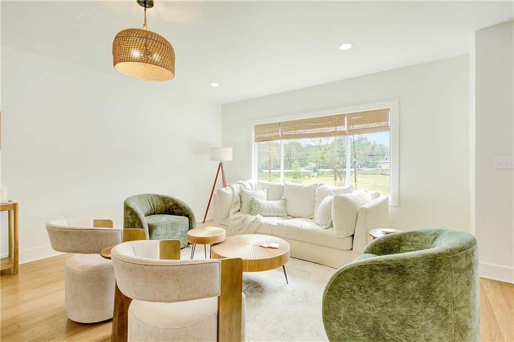 Listing photo 6