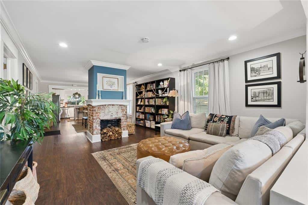 Listing photo 6