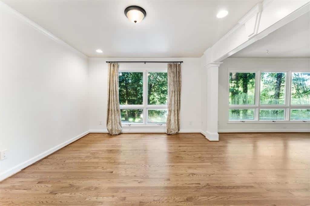 Listing photo 6
