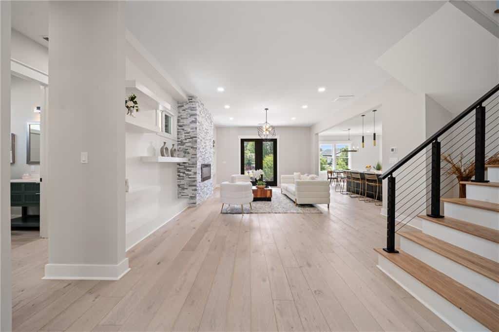 Listing photo 6