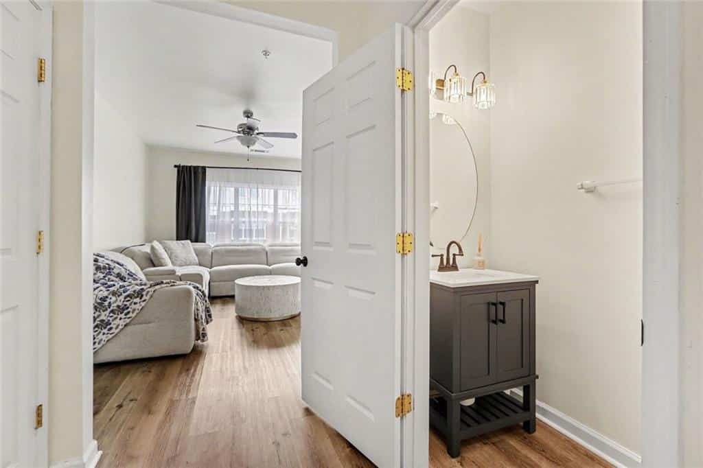 Listing photo 6