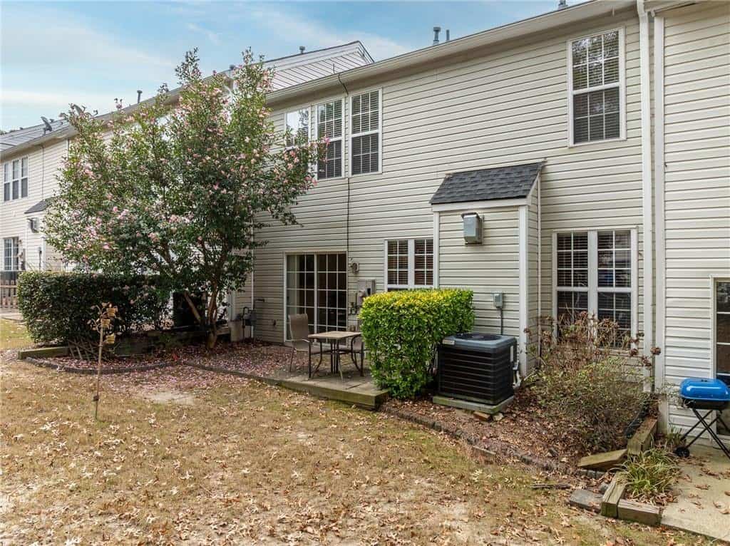 Listing photo 6