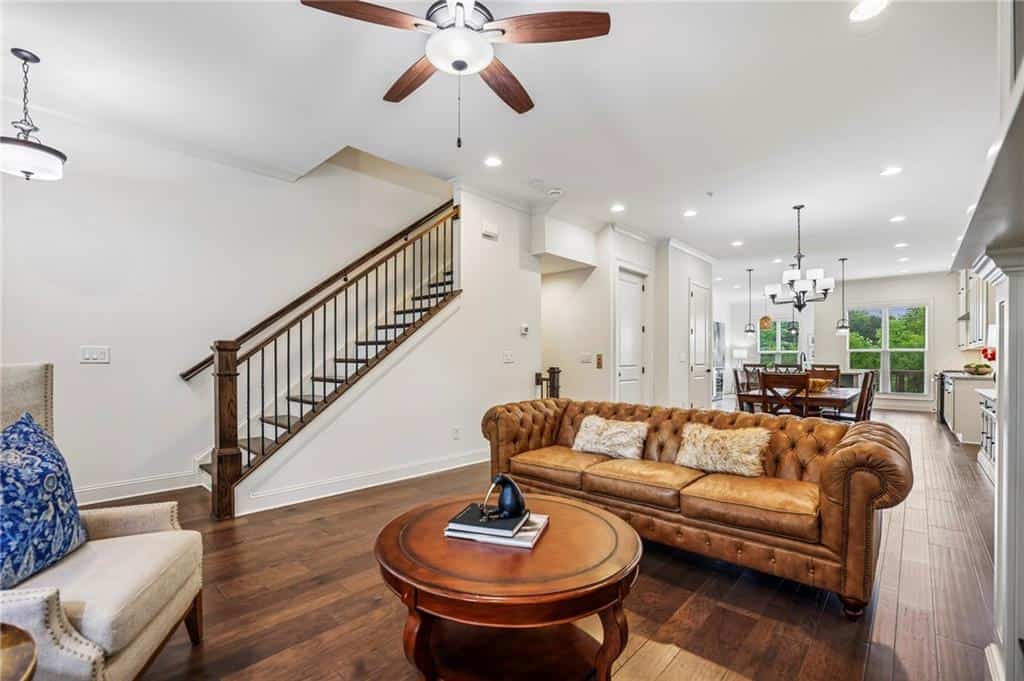 Listing photo 6
