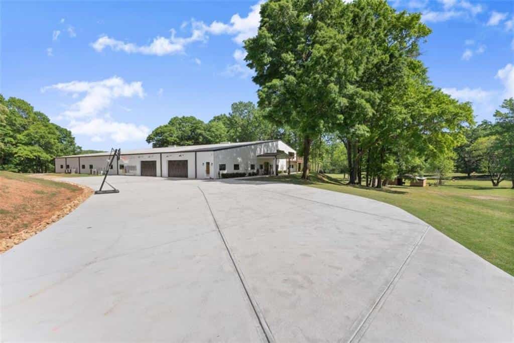 Listing photo 6