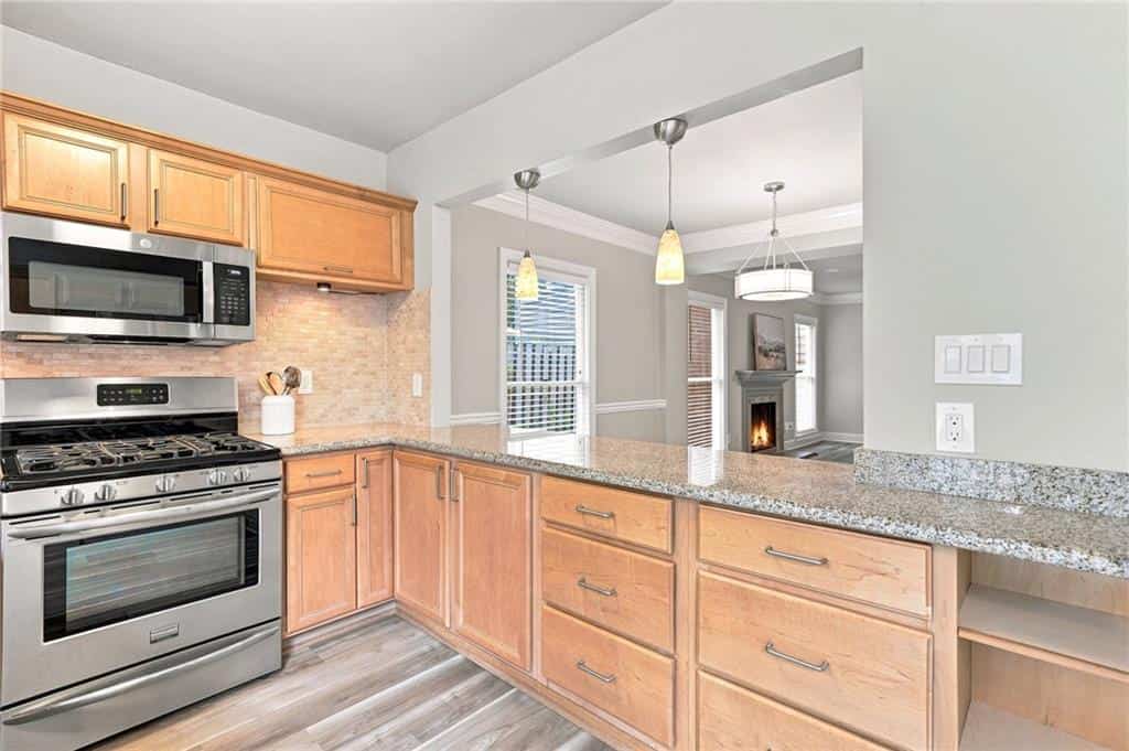 Listing photo 6