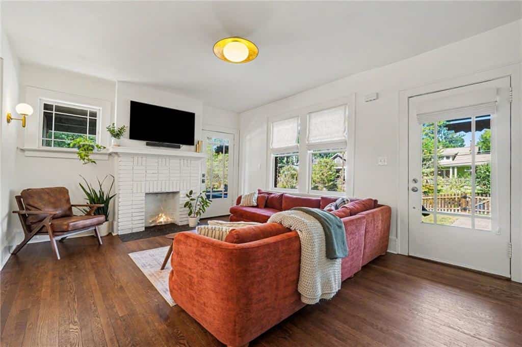 Listing photo 6