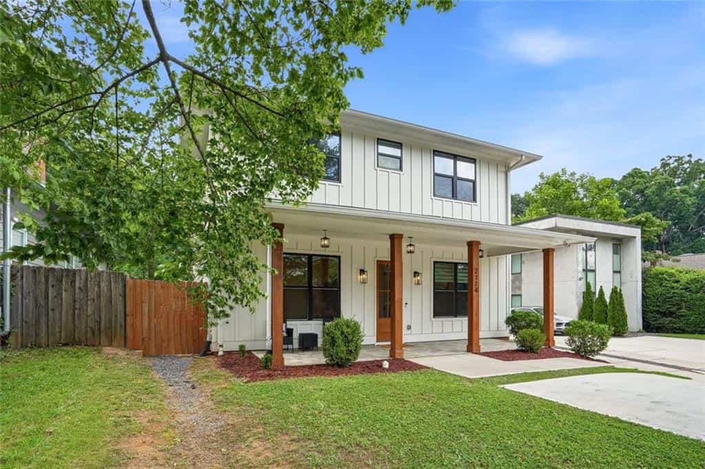 Listing photo 3