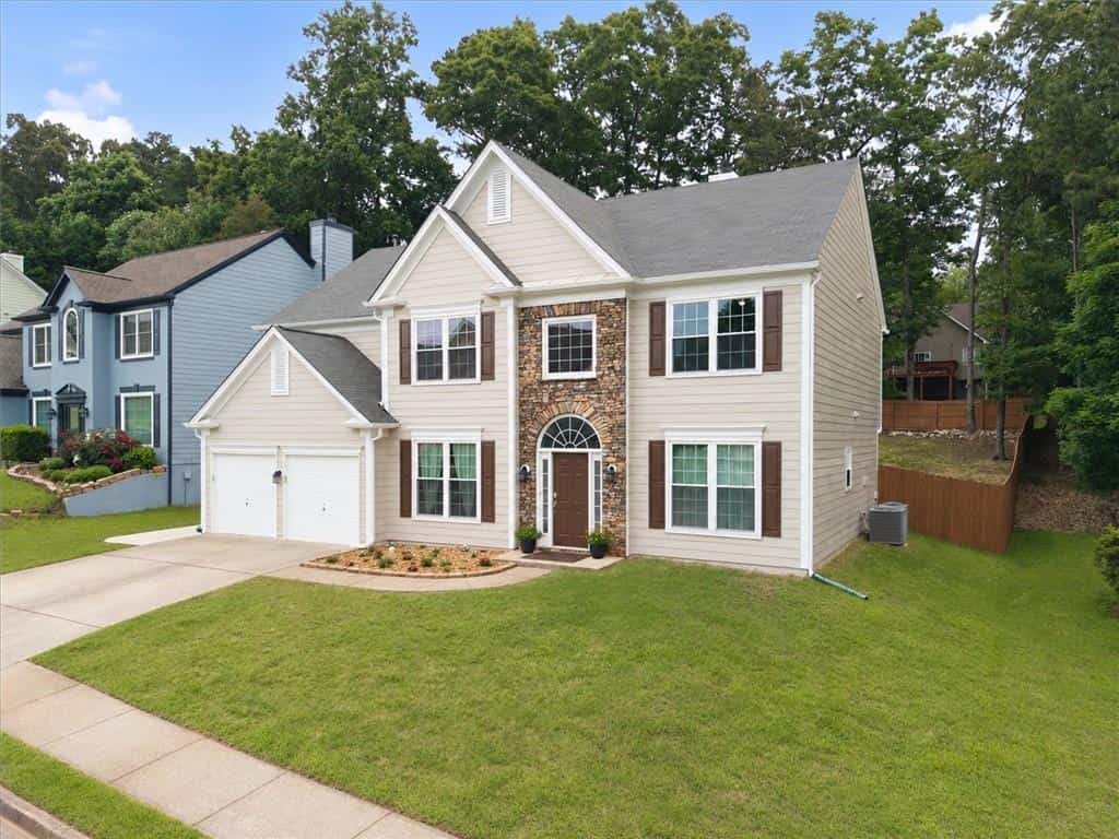 Listing photo 2