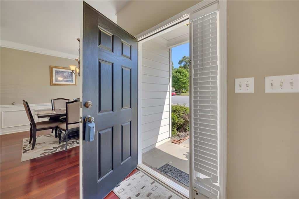 Listing photo 6