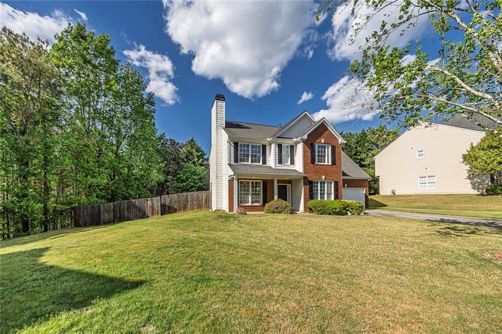 Listing photo 2