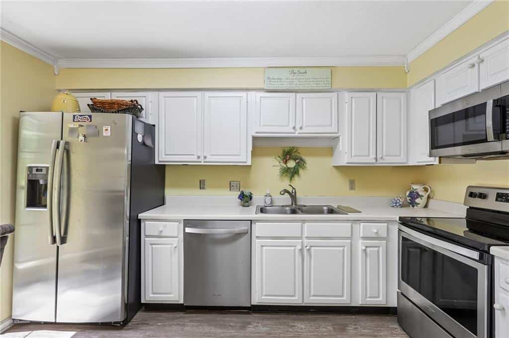 Listing photo 6